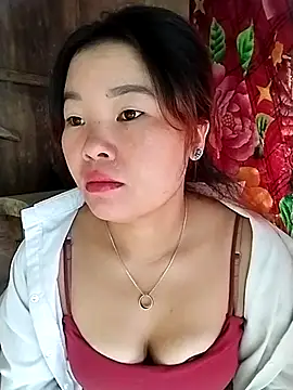 lylylove online show from July 31, 11:50 pm