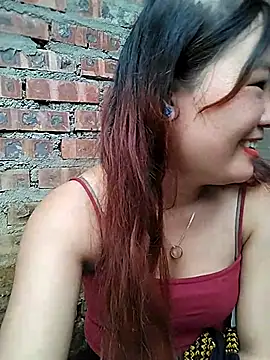 lylylove online show from July 9, 7:44 am