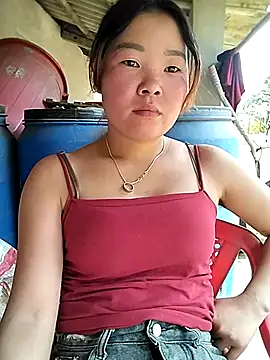 lylylove online show from June 24, 4:11 am