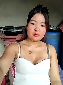 lylylove online show from July 5, 5:02 am