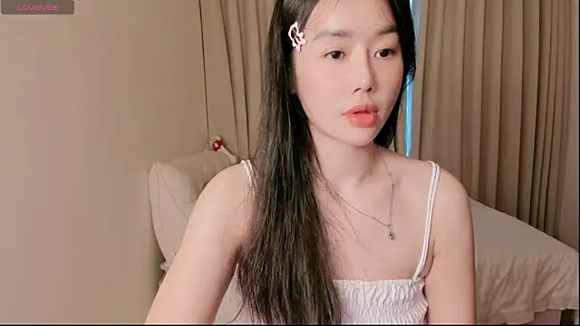 Snapshot of strawberry-ni chatting on October 11, 9:58 am strawberry-ni online show from October 11, 9:58 am