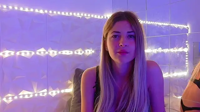 Snapshot of Aishha_ chatting on September 15, 5:27 am Aishha online show from September 15, 5:27 am