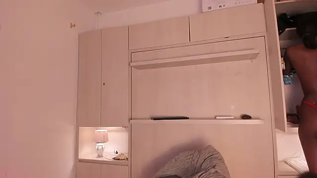Stefannyevans  online show from July 25, 1:40 pm