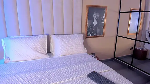 AnnyBentley online show from September 23, 3:59 am