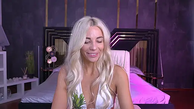 BellaRayyy online show from September 28, 6:20 am