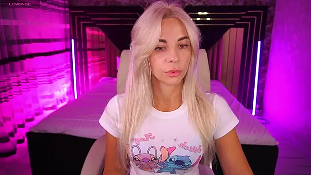 BellaRayyy online show from June 26, 1:23 pm