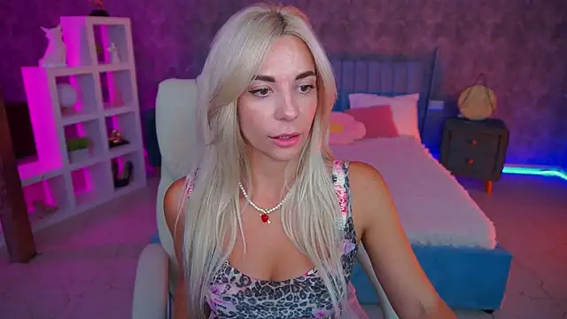 BellaRayyy online show from July 12, 1:23 pm