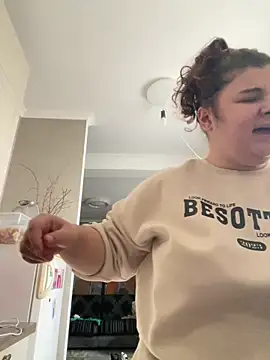 AliceCurlyX online show from February 15, 10:25 am