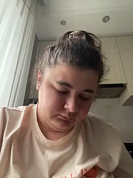 AliceCurlyX online show from March 21, 1:49 pm