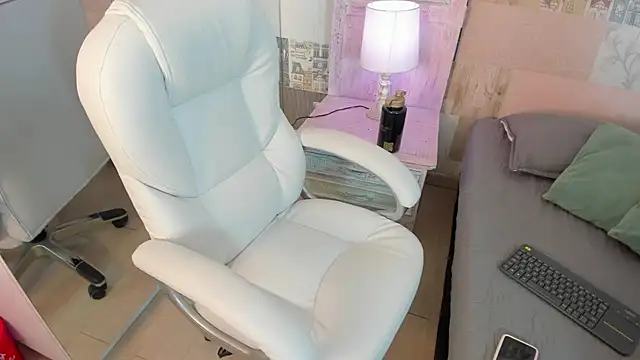 hillary chen online show from October 30, 3:09 am