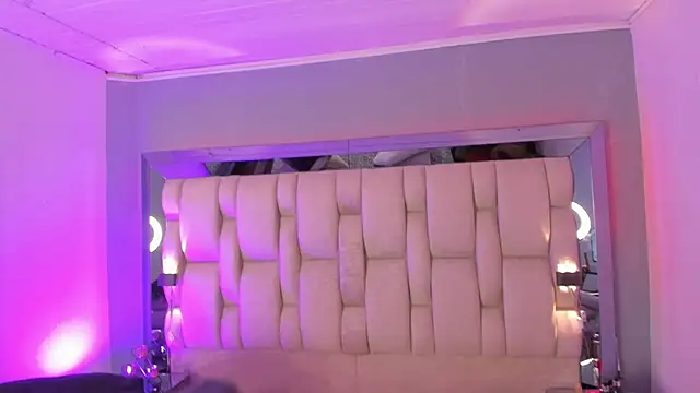 BellaBoobs  online show from March 15, 8:00 pm