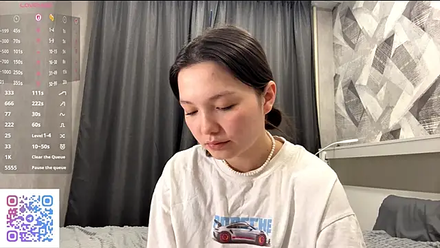 KiraVelvet online show from November 21, 12:40 pm