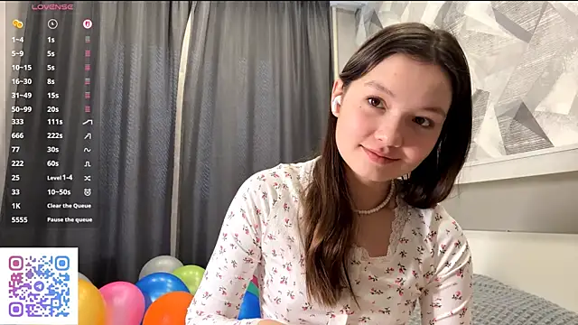 KiraVelvet online show from November 19, 9:31 am