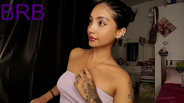 Snapshot of mia_yireth chatting on September 29, 1:00 am mia yireth online show from September 29, 1:00 am