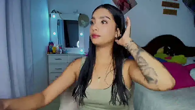 Snapshot of mia_yireth chatting on October 16, 1:30 am mia yireth online show from October 16, 1:30 am
