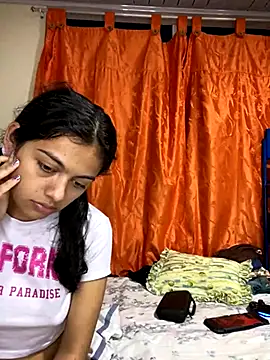 Nezuko-uWux online show from December 5, 6:02 am