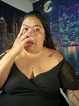 curvy diva  online show from May 11, 12:51 pm