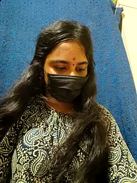 mini-queen online show from May 13, 12:00 pm