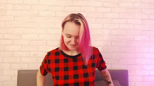 Ericha Stone online show from November 18, 8:04 am