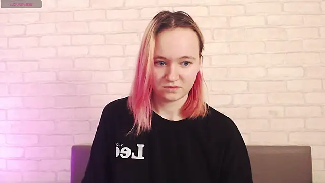 Ericha Stone online show from January 17, 3:25 am