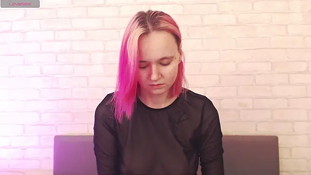 Ericha Stone online show from October 31, 2:02 am