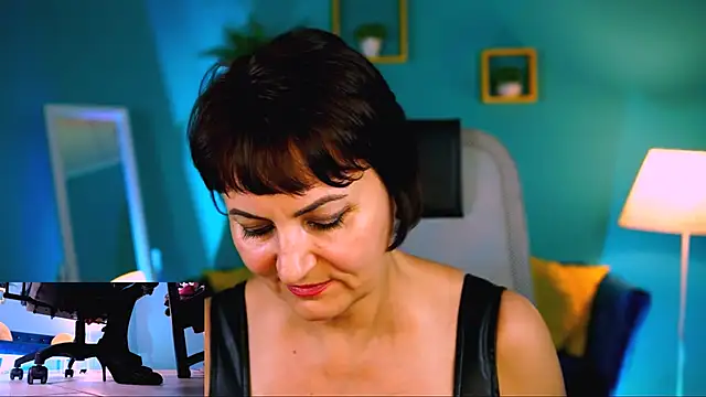 HelenBeler online show from November 17, 12:50 pm