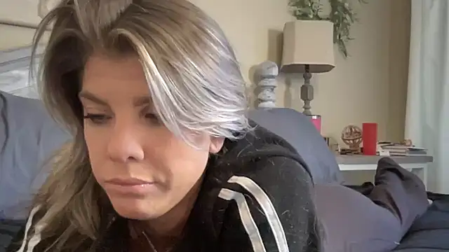 ErinDraven23 online show from October 13, 8:55 pm