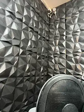 Snapshot of lil_charme chatting on October 4, 6:01 pm lil charme online show from October 4, 6:01 pm