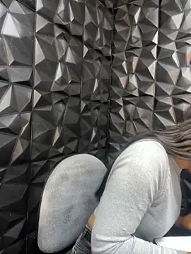 Snapshot of lil_charme chatting on October 9, 2:32 pm lil charme online show from October 9, 2:32 pm