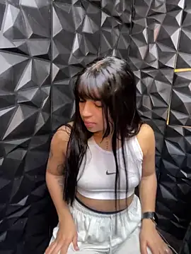 Snapshot of lil_charme chatting on September 14, 2:04 pm lil charme online show from September 14, 2:04 pm