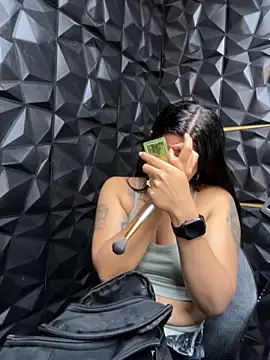 Snapshot of lil_charme chatting on September 24, 7:46 pm lil charme online show from September 24, 7:46 pm