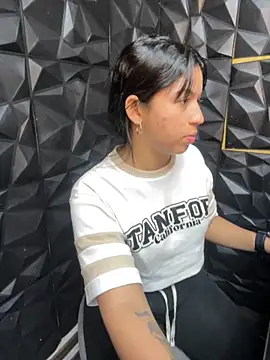 Snapshot of lil_charme chatting on September 26, 5:21 pm lil charme online show from September 26, 5:21 pm