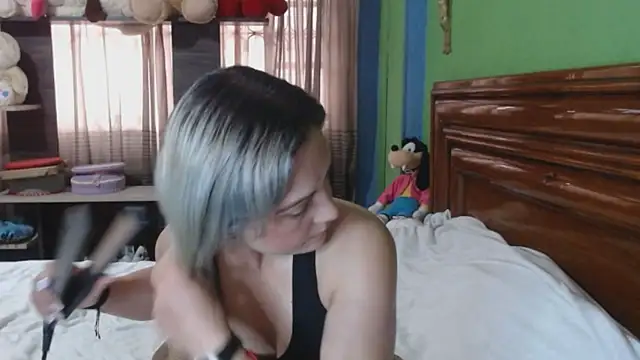  Charlize theron  online show from November 15, 7:26 pm