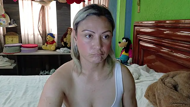  Charlize theron  online show from March 8, 6:56 pm