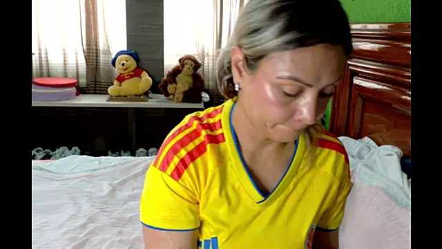  Charlize theron  online show from June 17, 6:42 pm
