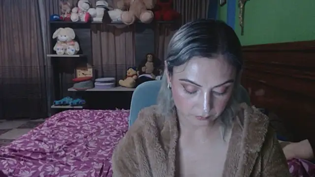  Charlize theron  online show from November 21, 10:56 pm