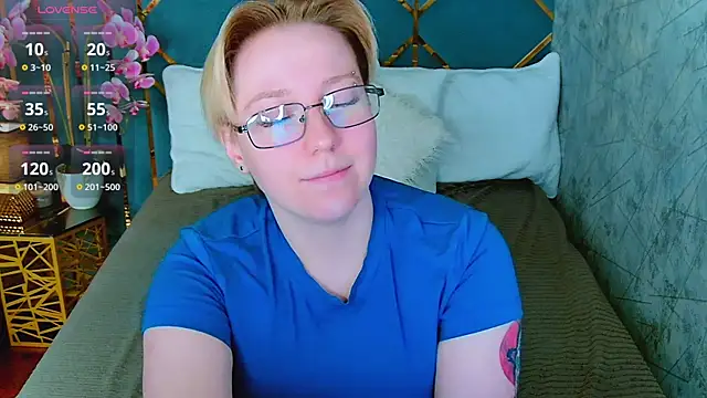AlexandraGreen online show from April 30, 9:08 pm