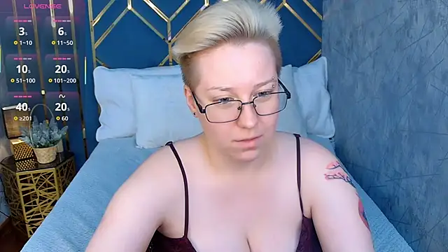 AlexandraGreen online show from December 14, 9:53 pm