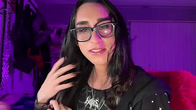 xoFrankie online show from February 27, 6:02 am