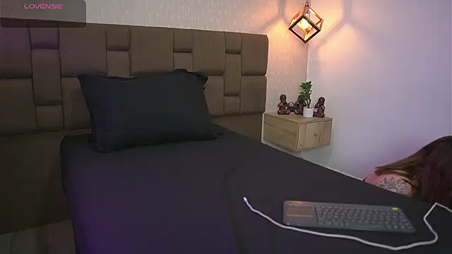 Julieth Rojas online show from July 25, 4:52 am