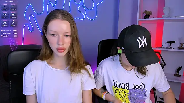 khloebeauty online show from July 5, 9:15 am