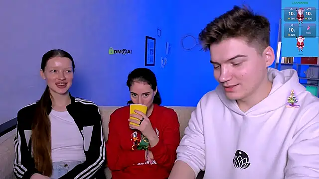 khloebeauty online show from December 2, 8:11 pm