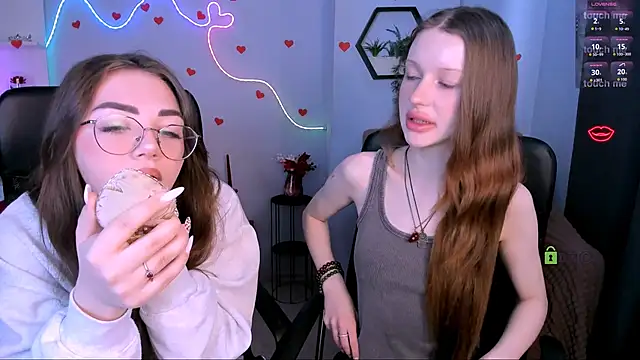 khloebeauty online show from May 1, 5:54 am