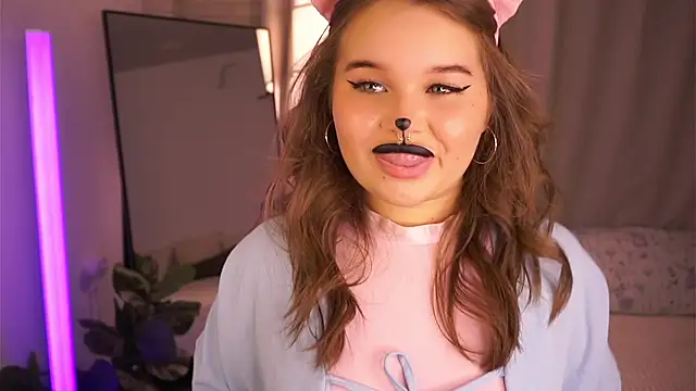 Anna Nicol online show from October 28, 1:28 pm