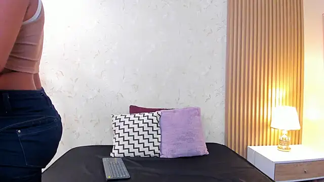 aliceandsia online show from July 15, 8:02 pm