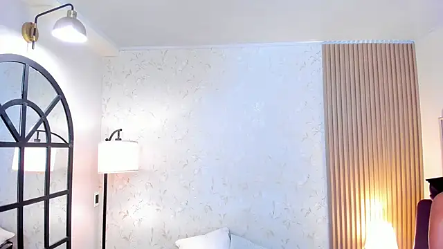 aliceandsia online show from January 15, 10:49 pm