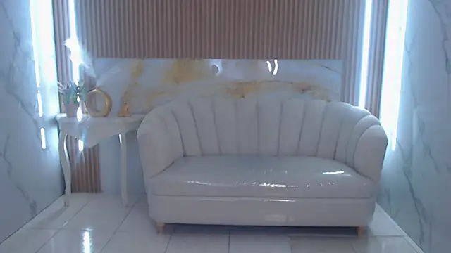 kim lush s online show from February 11, 8:32 pm