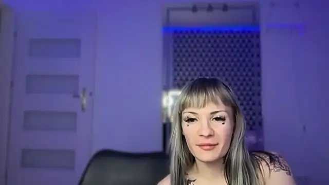 FluffySlutt online show from May 10, 12:13 am