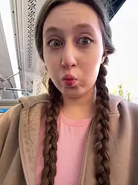 FroggyAnna online show from May 2, 4:43 pm