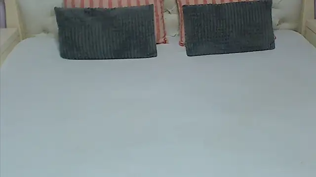 tease me09 online show from July 8, 8:27 am